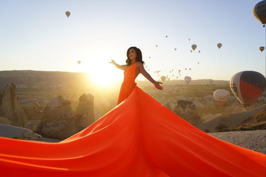Cappadocia: Private Outdoor Photoshoot at Sunrise w/Transfer - Getting posed without feeling awkward