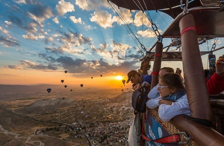 Cappadocia: Red Tour and Sunrise Balloon Tour - Sunrise Balloon: What the Early 2,000-Foot Morning Feels Like