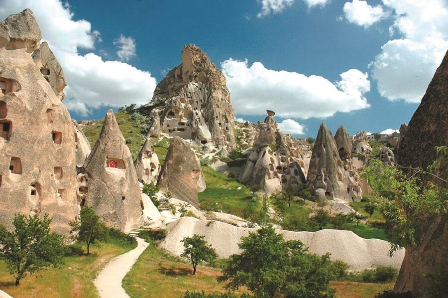 Cappadocia: Red Tour with Entry Fees and Lunch - Small-group guide energy: what makes the experience work