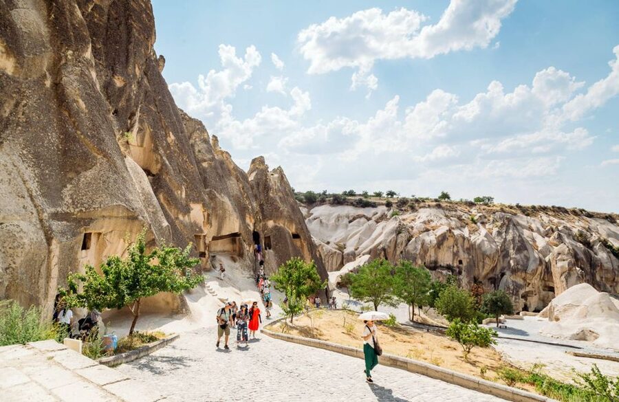 Cappadocia: Small Group Guided Full-Day Red Tour with Lunch - Uchisar Castle Viewpoint, Where the Rock Fortress Helps You Read the Region