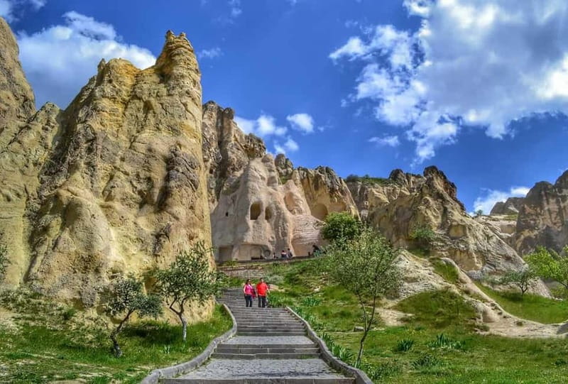 Cappadocia: Small-Group North Tour - Uçhisar Photo Stops and Shopping Windows