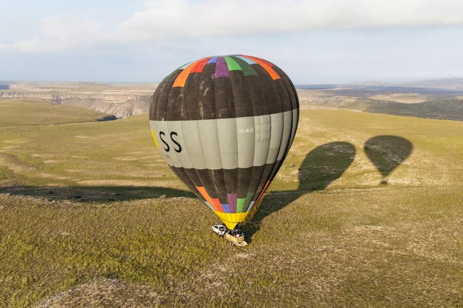 Cappadocia: Soganli Valley Hot Air Balloon Tour at Sunrise - One hour above Soğanlı Valley: sunrise views and what to photograph
