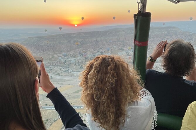 Cappadocia Sunrise Hot Air Balloon Flight / Discovery Balloons - Sunrise balloons in Göreme: what you are really buying