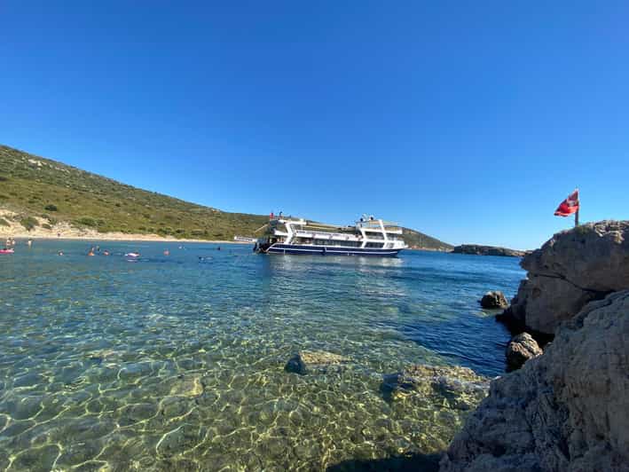Cesme: Islands and Bays Boat Trip with BBQ Lunch - Boat comfort that actually helps: loungers, toilets, showers, and deck choice