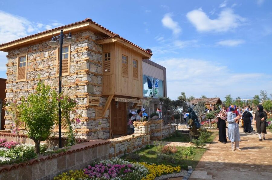 City of Side: Altinbesik Cave and Ormana Tour with Boat Ride - Should you book the Side Altınbeşik Cave and Ormana tour?