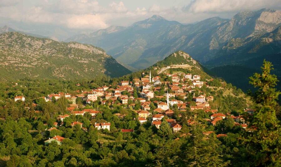 City of Side: Altinbesik Cave & Ormana Tour w/ Boat & Lunch - Golden Cradle Cavern: stalactites and stalagmites, with just enough time to look