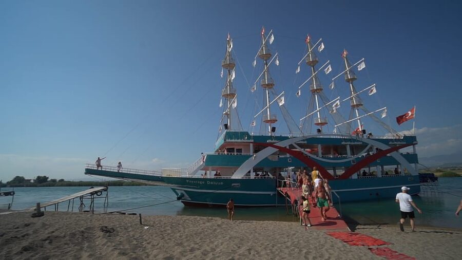 City of Side: Boat Tour on the Manavgat River w/ Bazaar Trip - Side to Manavgat by bus: quick, organized, and time-efficient