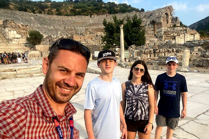 Customized Private Ephesus Tour & Farm Lunch - Stop 3: Anadolu Rug farm lunch, women at the looms and Turkish coffee