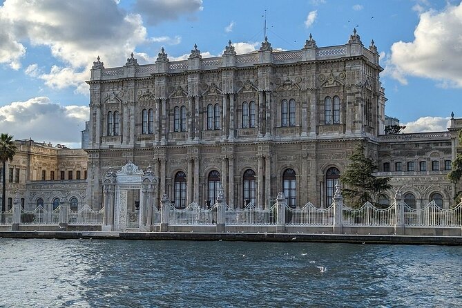 Dolmabahçe Palace and Sunset Tour on Luxury Yacht - How the Meeting Point and Kabataş Finish Help Your Day