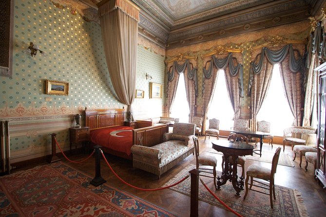 Dolmabahce Palace Tour in Istanbul - Çamlıca Hill Panoramas or Yeditepe: Choosing Your Viewpoint
