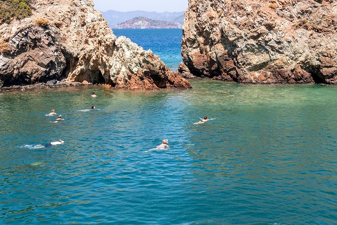 Dolphin Island Boat Trip – Swim, Sun & Lunch Included - Lunch on Board: Included Value and What to Look For