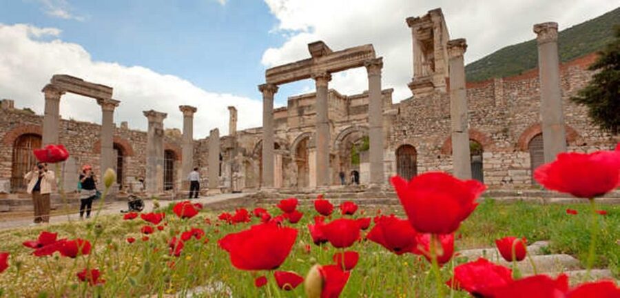 Ephesus and Virgin Mary Day Trip by Plane from Istanbul - Getting to Ephesus: Early Pick-Up, Short Flight, and Aegean Drive