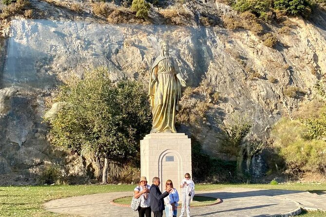 Ephesus Day Trip from Istanbul incl Domestic Flights - Kusadasi shopping stop: what it is, and how to handle it