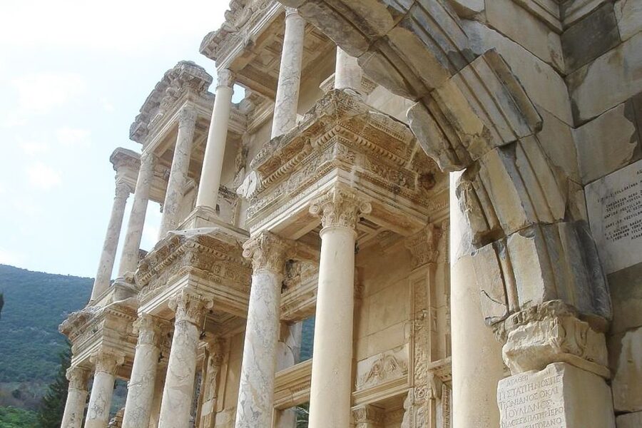 Ephesus: House of Virgin Marry & Artemis w Lunch & Ticket - Lunch at a local Turkish restaurant: how to make the buffet work for you