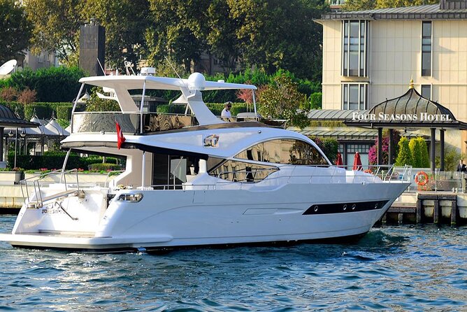 Exclusive Bosphorus Cruise - Luxury Yacht Experience in Istanbul - Maiden’s Tower near Üsküdar, and the Leander story you’ll hear