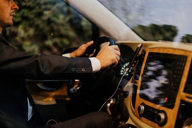 Fat Taxi - Private Istanbul Airport (IST) Transfer to City - The Ride Experience: AC, Wi-Fi, Water Bottles, and Snacks