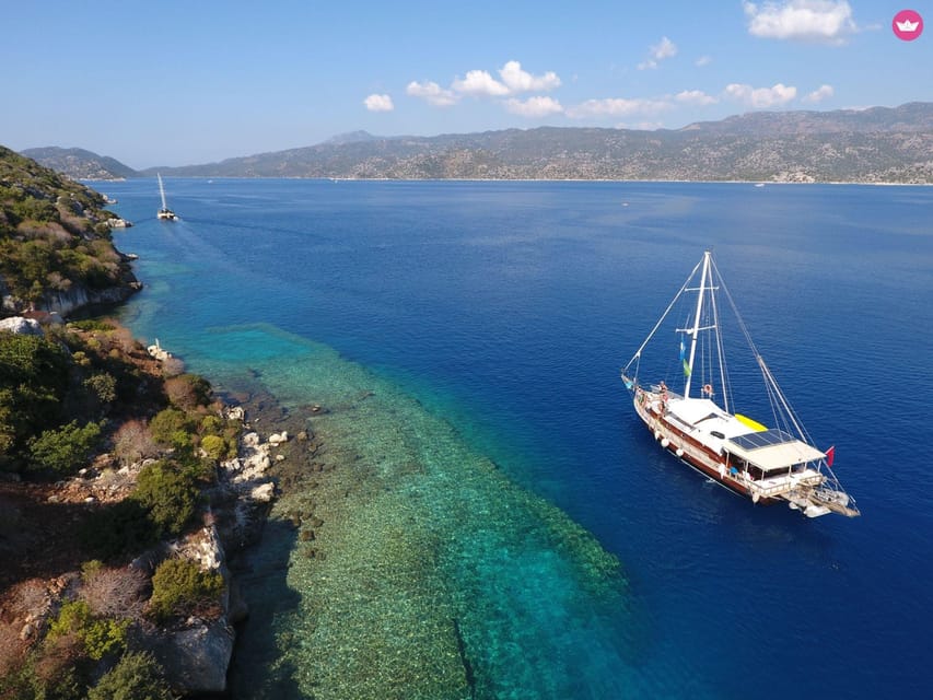Fethiye: 12 Islands Boat Tour with Lunch and Hotel Pickup - Transfers and Meeting Point: Hotel Pickup Helps, Rough Roads Can Happen
