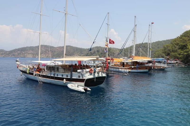Fethiye: Island Sailing Trip with Lunch and Hotel Pickup - Cavy Bay and Red Island: when the scenery shifts