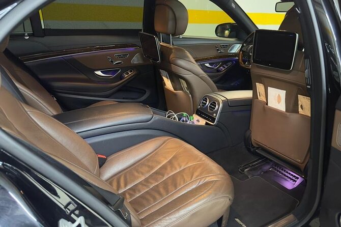 First Class Business Sedan Airport Transfer Services in Istanbul - Meeting points that actually work: IST Exit 14 and SAW column 13