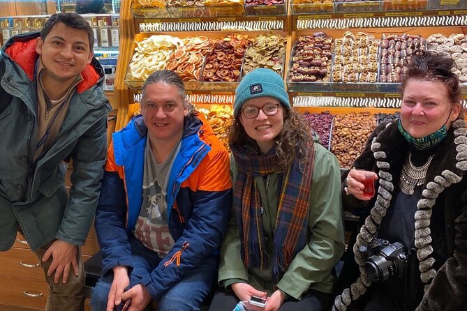 Food Tour in Istanbul with Local Guide - Group size, guide style, and how to get the most