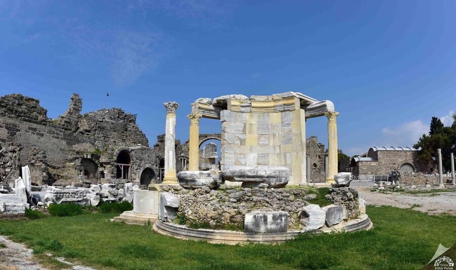From Antalya: Day Tour of Ancient Roman Sites - From Antalya pickup to Perge’s 15 km of ancient ruins