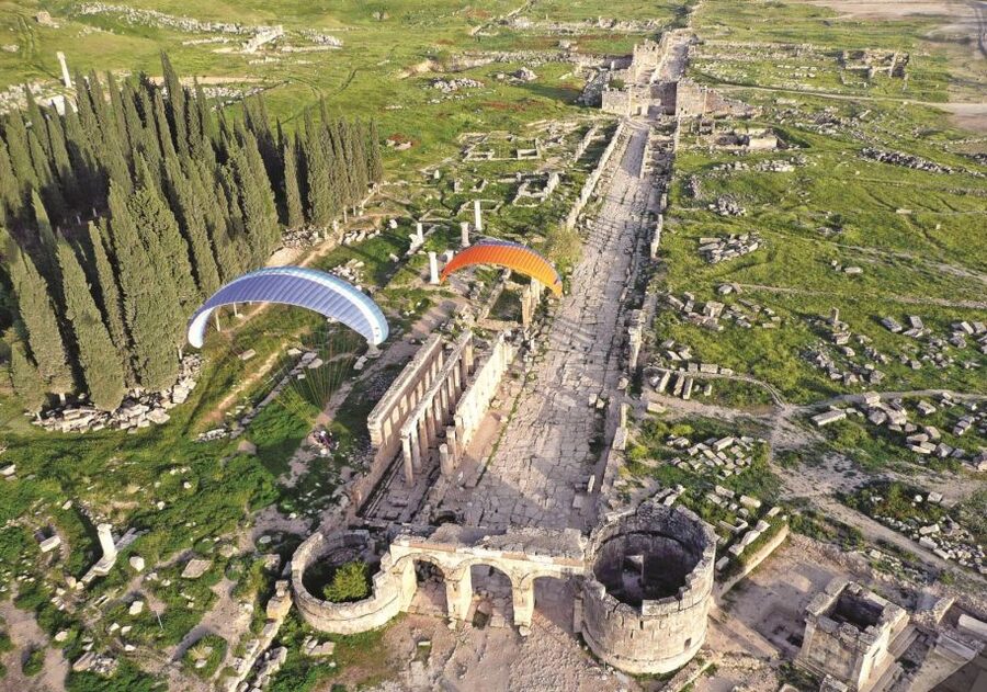 From Antalya/Kemer: Pamukkale Tour with Lunch and Transfers - Lunch at the end of the morning: included, but plan for extra drinks