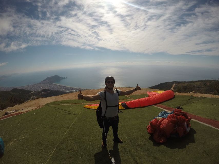 From Antalya/Side: Tandem Paragliding in Alanya - Safety briefing and top-quality gear, what you should listen for