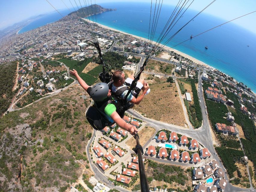 From Antalya/Side: Tandem Paragliding in Alanya - What to wear and bring for comfort on a flight day