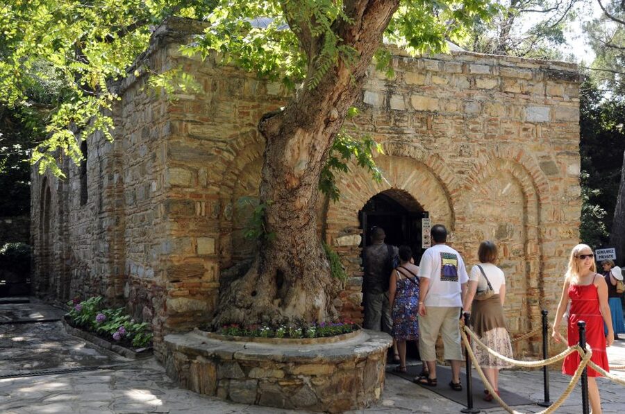 From Istanbul: Ephesus Day Tour with Return Flights - The short window for an archaeology museum stop, when time allows