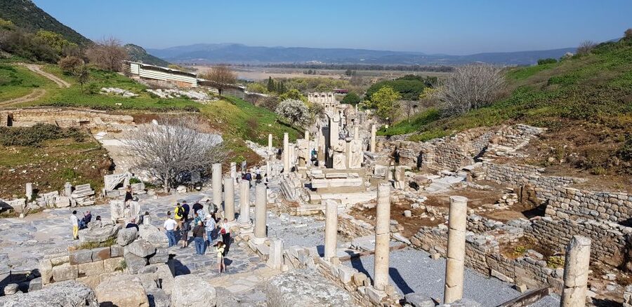 From Istanbul: Ephesus & Şirince Day Trip w/ Wine Tasting - Entering Ephesus on foot: marble streets and a guide who ties it together