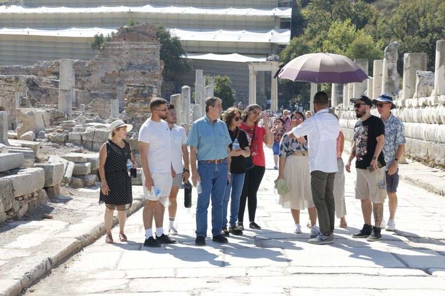 From Istanbul: Ephesus & Şirince Day Trip w/ Wine Tasting - Lunch and the possible carpet weaving stop: interesting, but time can get eaten