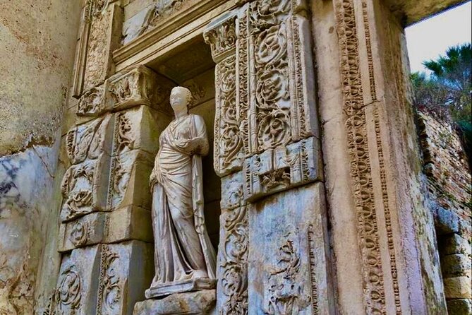 From Izmir: PRIVATE Best of Ephesus Tour (Skip-the-Line) - Ancient Ephesus: A Guided Walk Built Around Major Landmarks