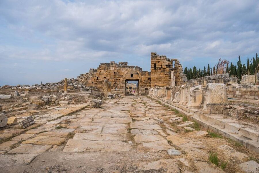 From Selcuk/Kusadasi/Izmir: Pamukkale Full-Day Tour - Pamukkale travertine terraces: warm mineral water and that shocking white effect