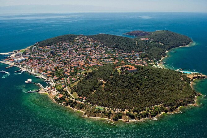Full-Day Princes Island Tour with Lunch from Istanbul - Lunch on the Boat, Then Vrije Time on Büyükada
