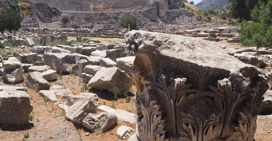 Full-Day Tour of Ancient Ruins in Ephesus from Izmir - The Library of Celsus: 12,000 scrolls, big civic pride