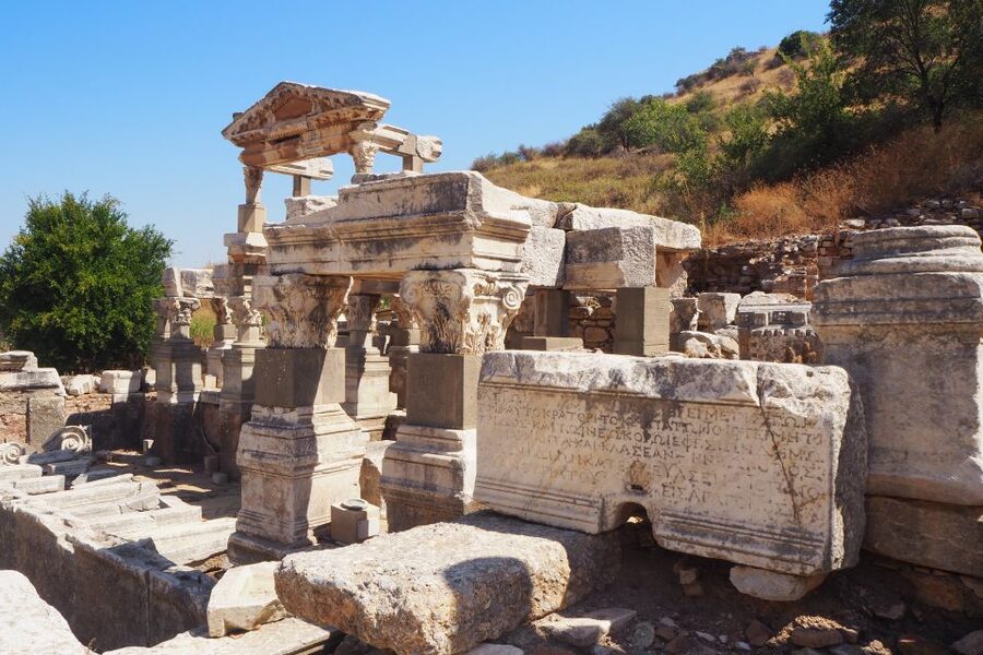 Full-Day Tour of Ancient Ruins in Ephesus from Izmir - Lunch, beverages, and the “shopping stops” you should know about