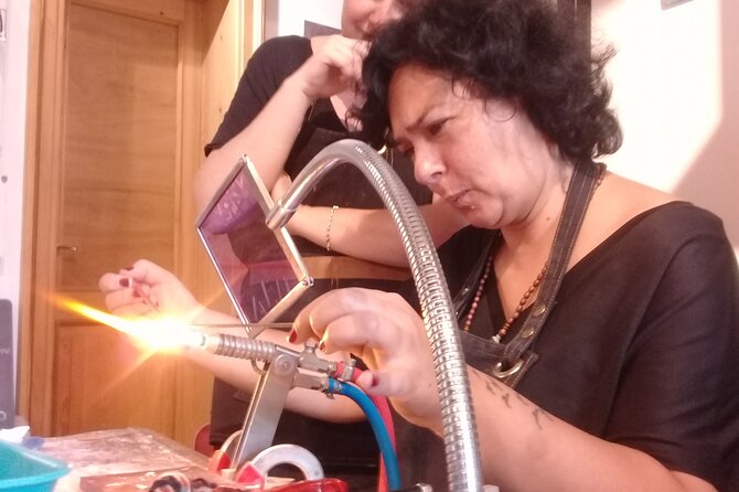 Glass Melting and Shaping with Flame with the Senior Glass Master - Picking Your Shape and Colors From Samples