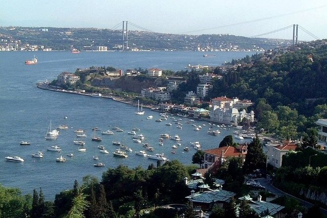 Golden Horn and Bosphorus Boat Tour in Istanbul - English Guidance, Voice Volume, and How to Stay Confident Mid-Cruise