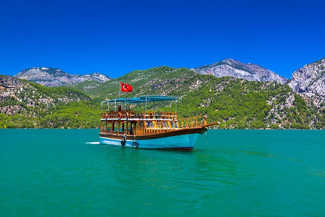 Green Canyon Boat Trip with Lunch and Unlimited Drinks - Fishing on the Return Leg: A Fun Extra, Not a Guarantee of Quiet