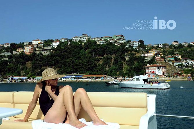 Guided Bosphorus & Black Sea Cruise – 4 Stops from Istanbul - How This Small Yacht Day Works on the Water