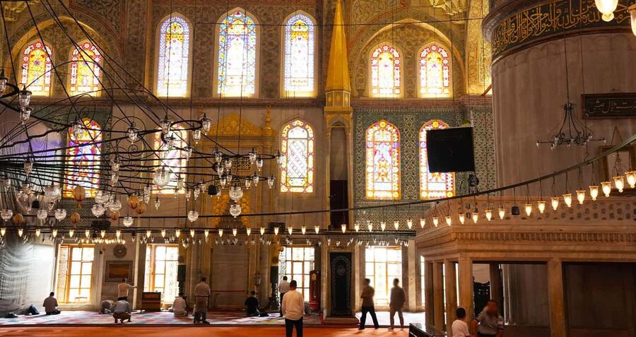 Hagia Sophia, Blue Mosque Tour & Ticket + Optional Basilica - Sultanahmet Square Quick Photo Stop: Use It to Get Your Bearings