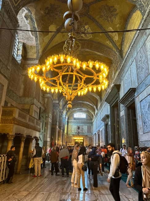Hagia Sophia Skip-the-Line Ticket & Blue Mosque Audio Guide - Common “gotchas” that affect the experience (and how to dodge them)