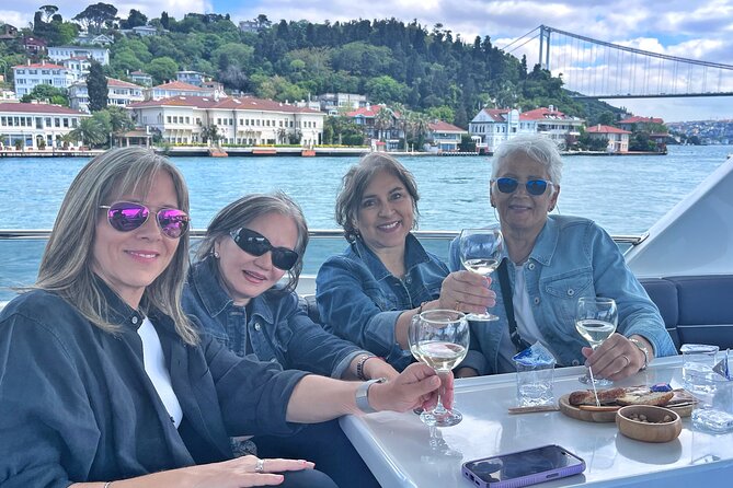 Half Day Bosphorus Cruise with Stopover on Asian Side - Getting to Dolmabahçe Mosque and boarding smoothly