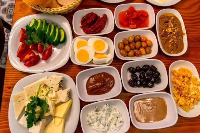 Half-Day Istanbul Private Food Tour & Culinary Experience - Karakoy street snacks: pastry hunting and local lanes