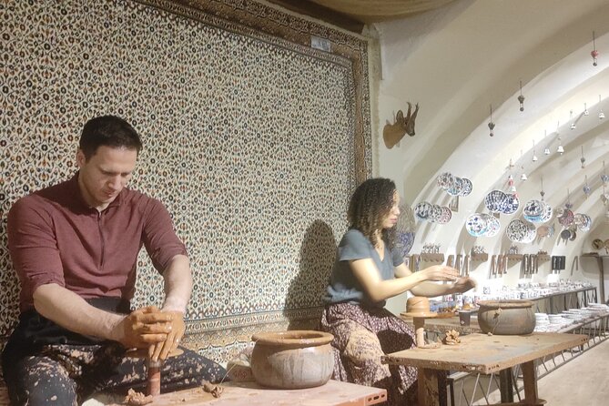 Historical Pottery Making in Cappadocia - How the pottery lesson actually feels on the wheel