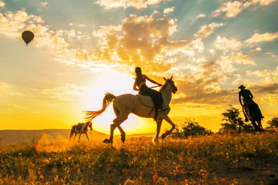 Horse Riding in Cappadocia - Rose Valley: sharp edges, photo breaks, and a clear visual contrast