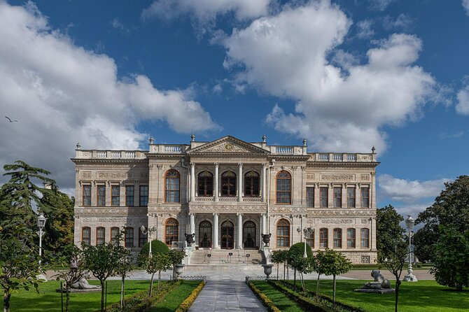 Imperial Splendor: Dolmabahce Palace & Bosphorus Yacht Cruise - Dolmabahçe Palace: Ottoman power, dressed up in European style