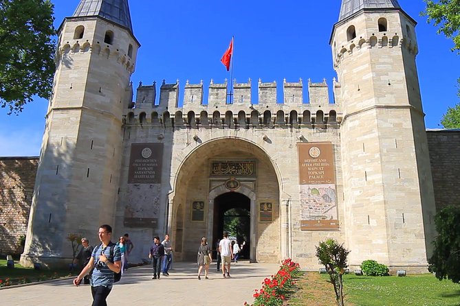 Istanbul 1 Day Tour | Best of Istanbul | Blue Mosque, Hagia Sophia and Topkapi - Stop 5: Grand Bazaar, 61 Covered Streets, and How to Keep It Fun