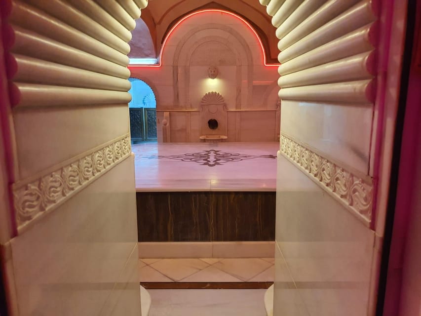Istanbul: Acemoglu Historical Turkish Bath w/Private Options - What it feels like on the inside, including privacy and staffing details