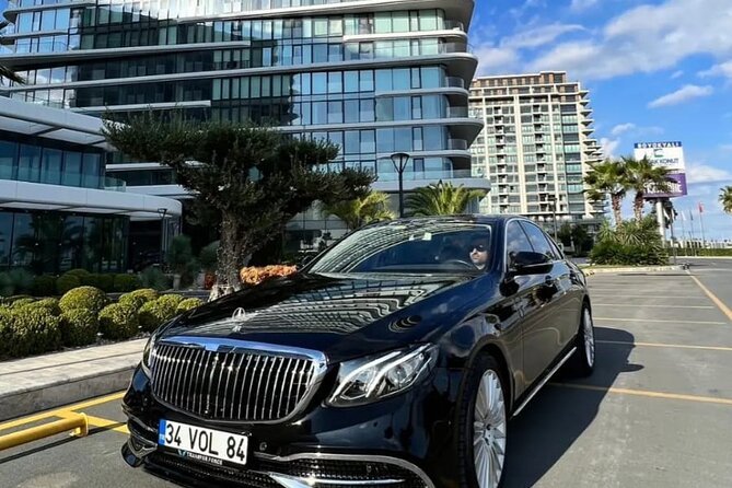 İstanbul Airports Transfer Services (Ceyhan Arslan Travel Agency) - Istanbul Airport IST Pick-Up: Gate 13 Q7 Logo Meets Gate 14 Exit
